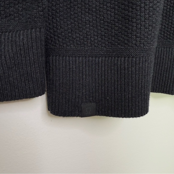 LULULEMON Men’s Heathered Black Textured Knit Crewneck Sweater - Picture 5 of 5